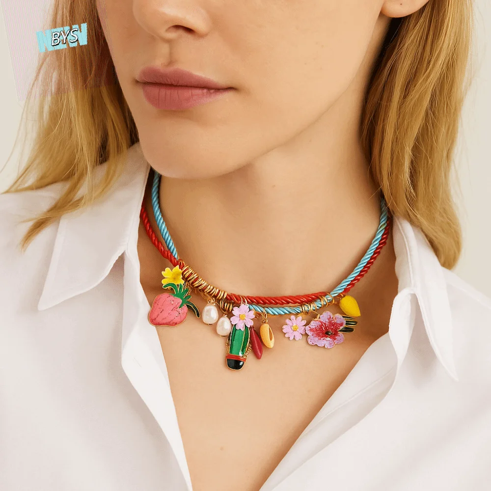 

Ethnic Style Flower Pendant Necklace Strawberry Stacked Nylon Rope Necklace Jewelry Accessories Resin Multi Layer Necklace