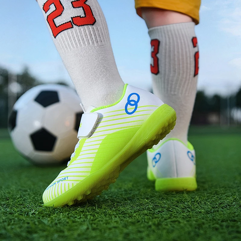 Zapatos de fútbol de césped de alta calidad para niños, zapatos de fútbol antideslizantes para exteriores, zapatillas deportivas informales originales con gancho y bucle para niño