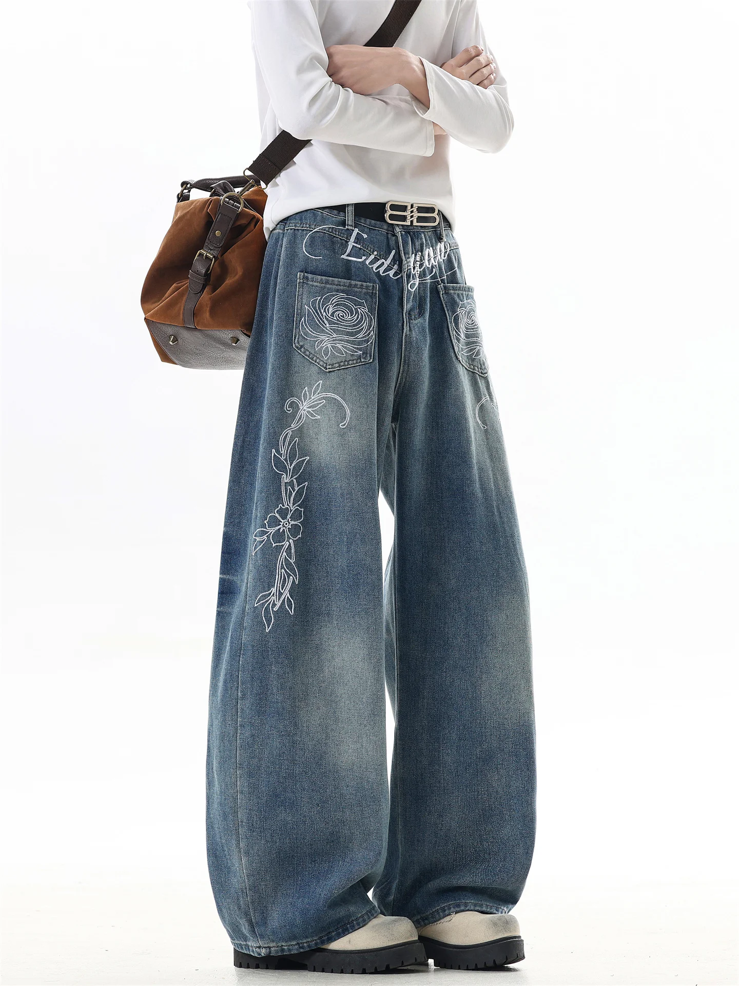 

Retro High Street Rose Embroidery Men's Jeans Casual Loose Wide Leg Pants American Design Cool Style Washed out Denim
