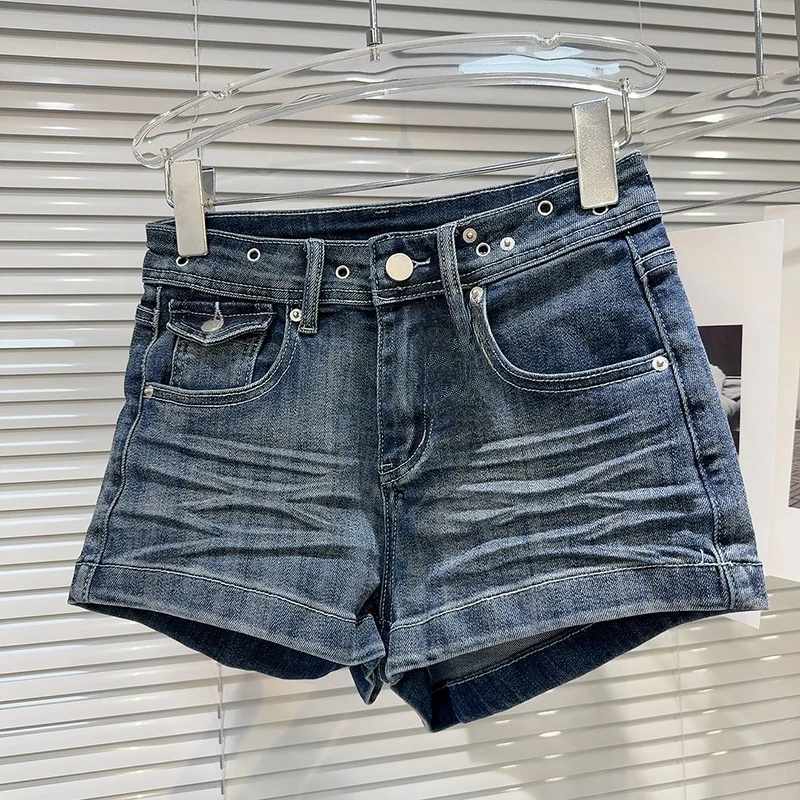 2025 Summer New Personalized Spicy Girl Rivet Waist Fold Design Three Quarter Cowboy Shorts Women Casual Fashion Hot Pants
