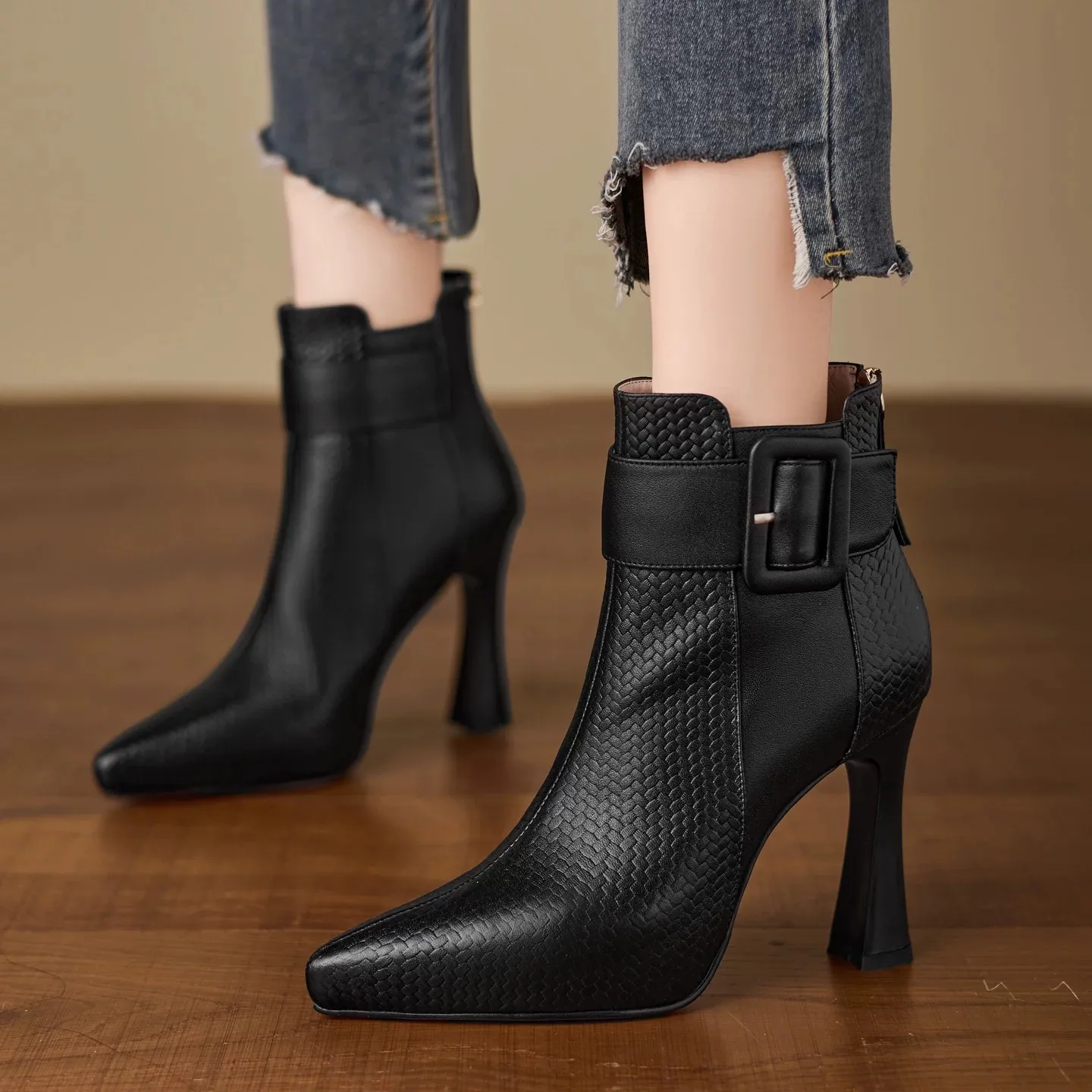 Black Snake Print Pointed High Heel Ankle Boots, Slimming, Versatile, Fashionable New Style, 2026 Winter New Release