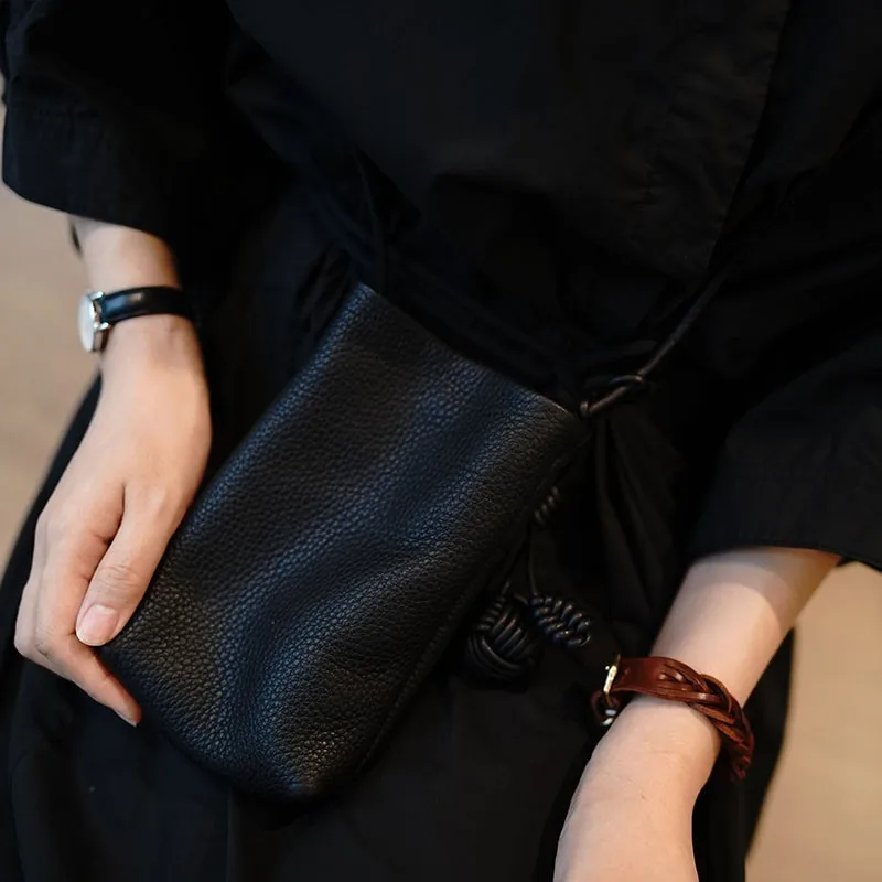 Bag women's bag new women's  high value simple messenger  foreign style work commuting mobile phone