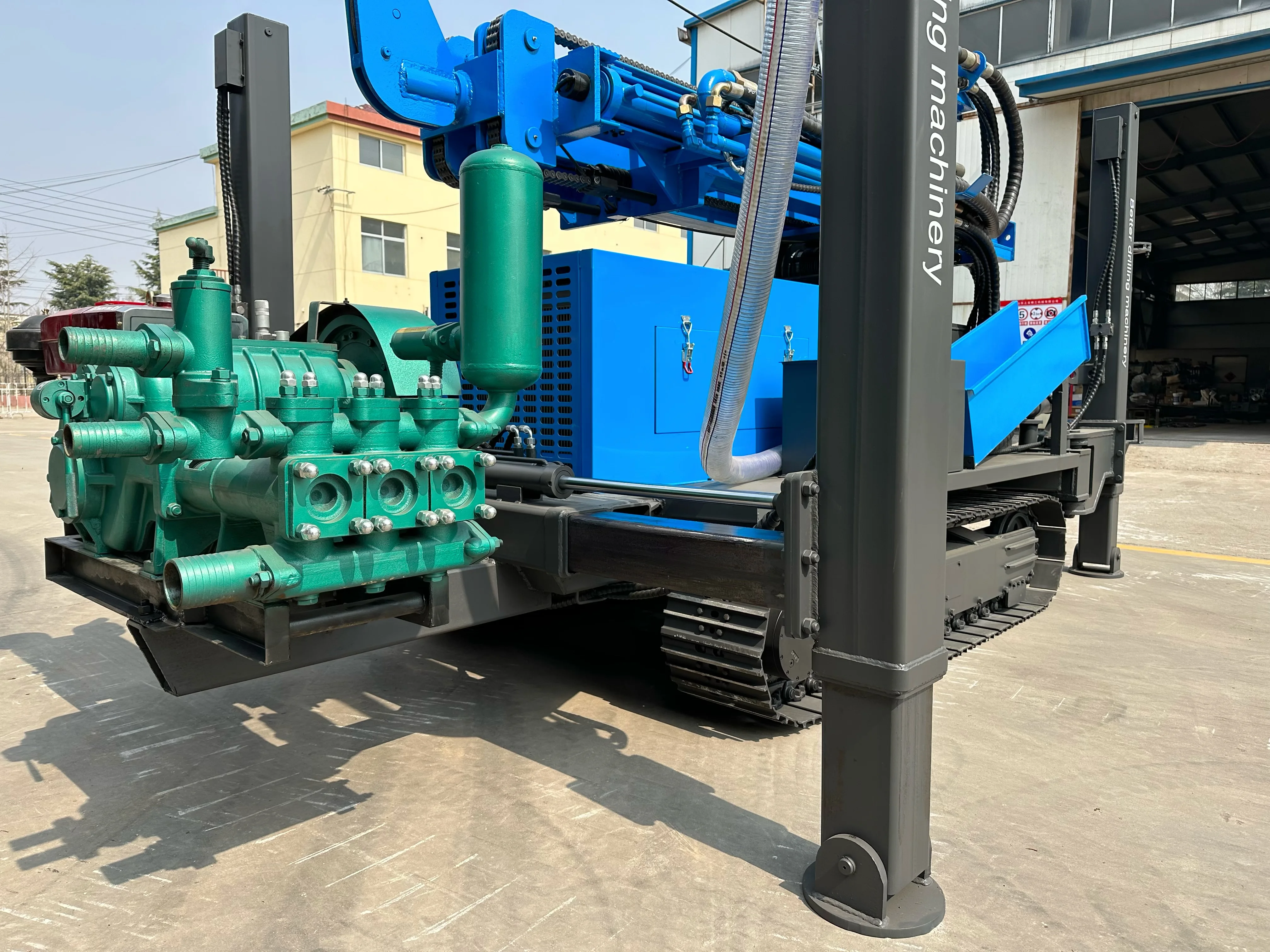 맞춤형 크롤러 신형 300m 공압식 진흙/물 우물 시추 장비 장착 회전식 시추 장비