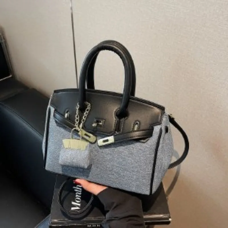 

Practical One Shoulder Female Bag Durable Design Daily Use Travel Stylish Presbyopic Printing Adjustable New Model