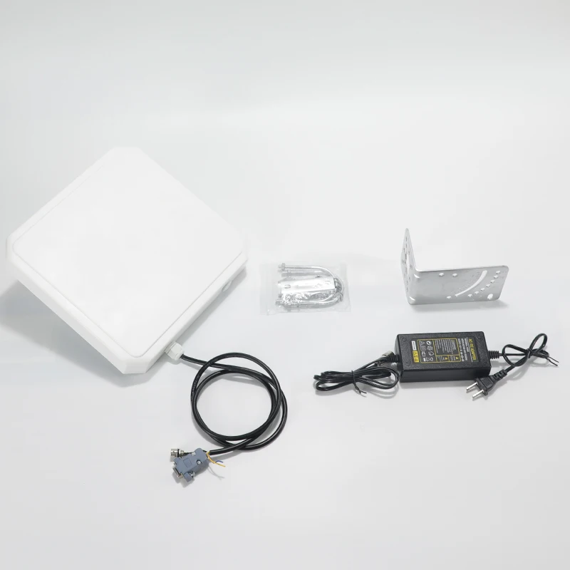 9dBi طويلة المدى قارئ RFID USB UHF RFID قارئ متكامل 0-10 متر مسافة RS232 UHF قارئ RFID لإدارة المركبات