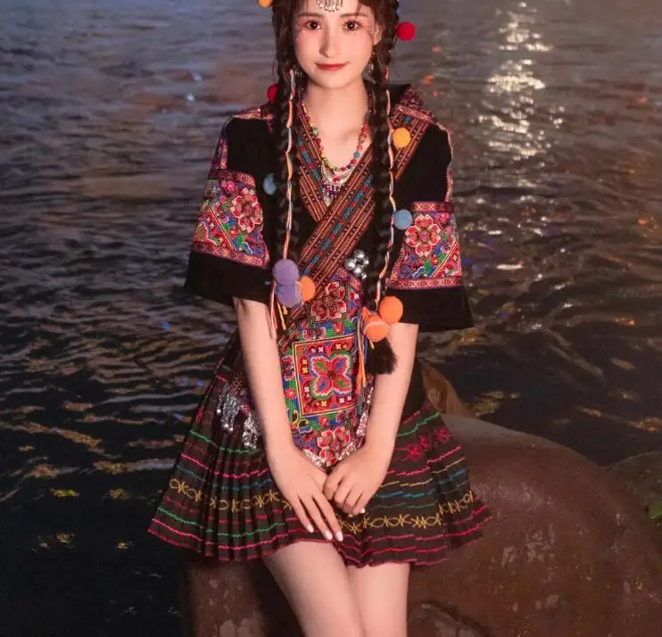 nuevo-vestido-bordado-hmong-2026-traje-de-verano-para-ninas-chinas-miao-traje-Etnico-para-festivales-folcloricos-gran-venta