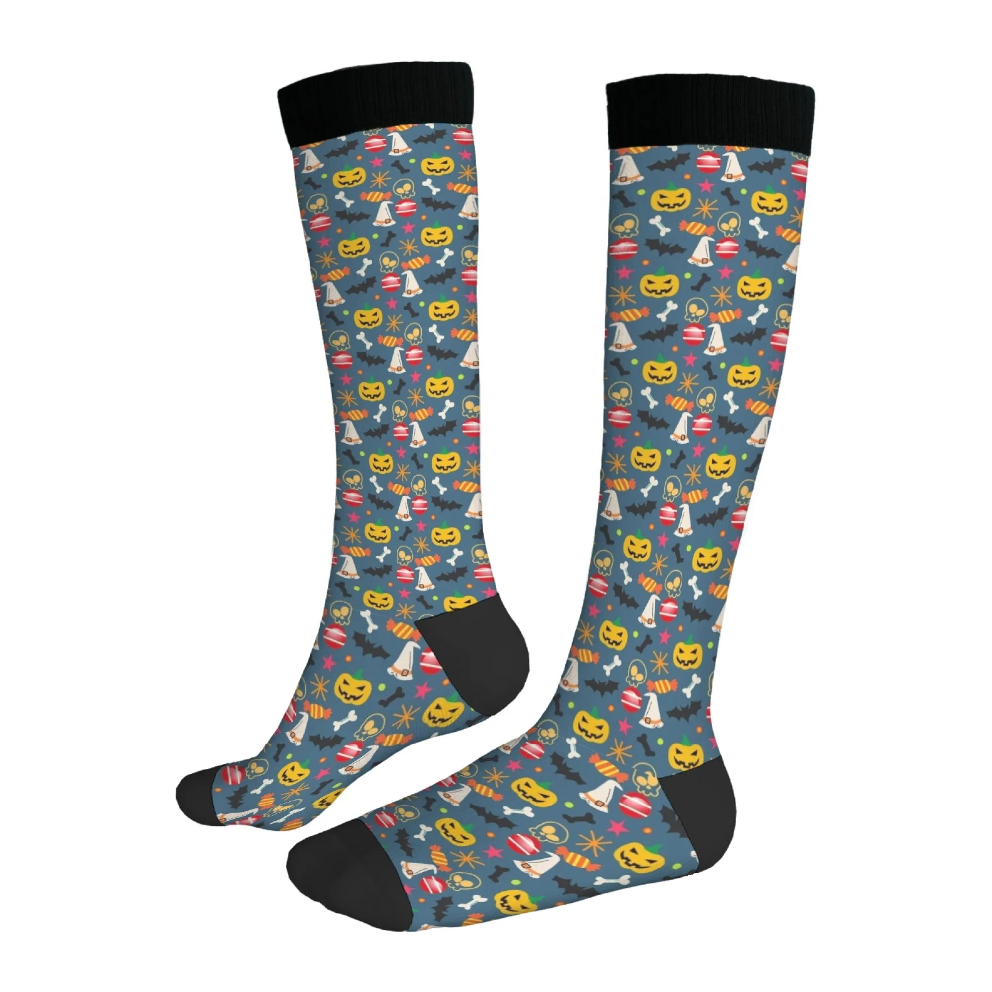 Unisex-Halloween-Kniestrümpfe mit grauer Basis und Line-Art-Kürbis-Geister-Fledermaus-Süßigkeit, grün-schwarz, trendig für Halloween-Mode