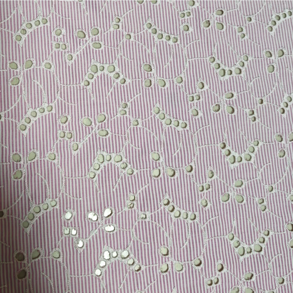 女性用の刺繍入りコットンドレス,刺繍入りレース生地,ポリエステル,スカート,衣類,DIY, 2ヤード,新しいデザイン