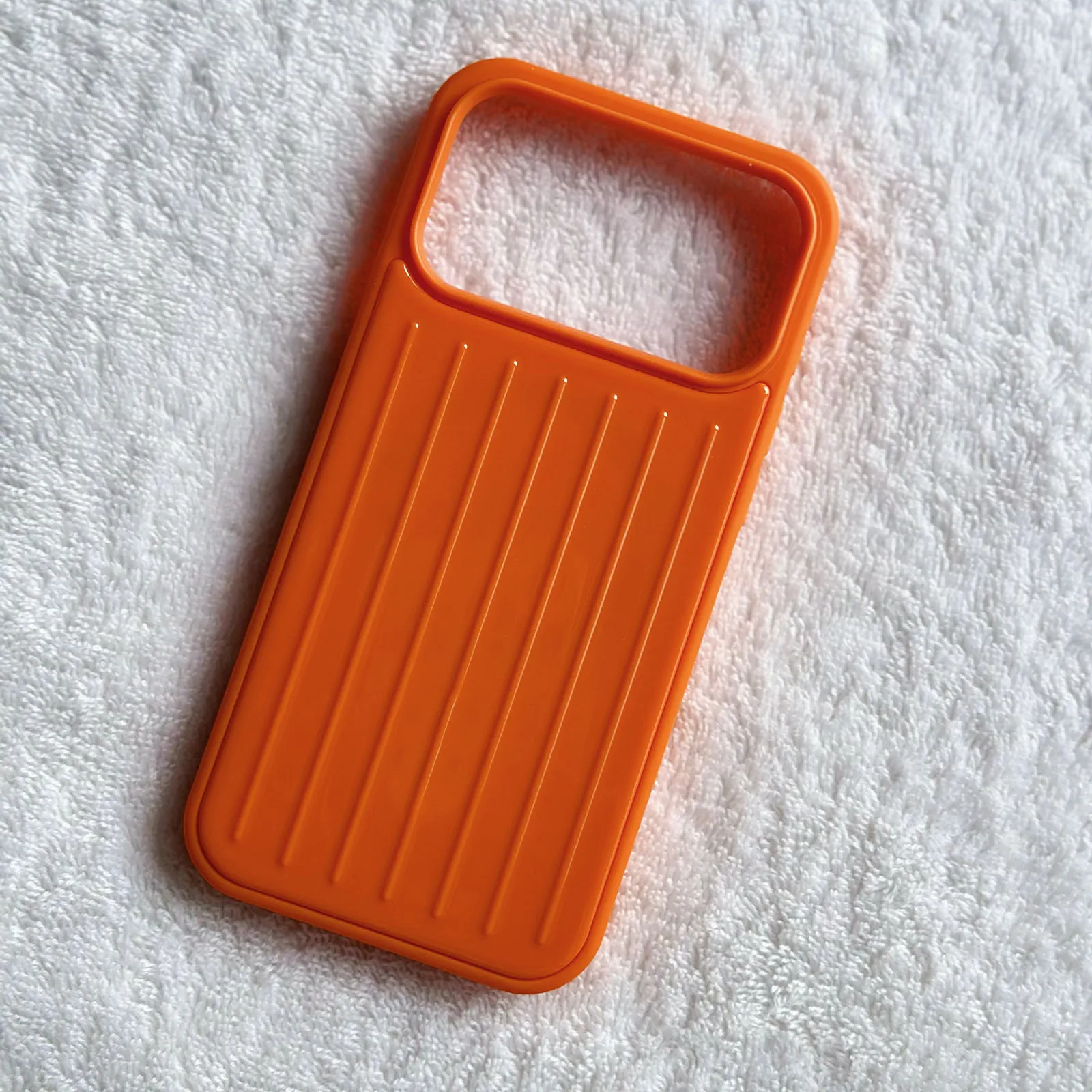 حافظة لهاتف آيفون 17 برو ماكس و17 برو مغناطيسية مقاومة للصدمات باللون البرتقالي، حقيبة مخططة تأتي مع فيلم شاشة وMagsafe #5