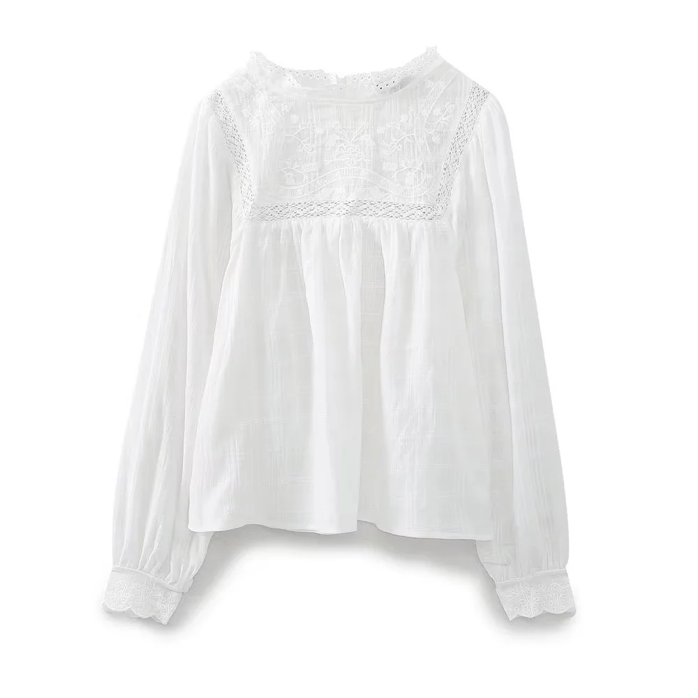 2023 High Quality Autumn and Winter New Women\'s White Lace Collar Underlay Shirt Sweet Hollow out Embroidery Shirt Top