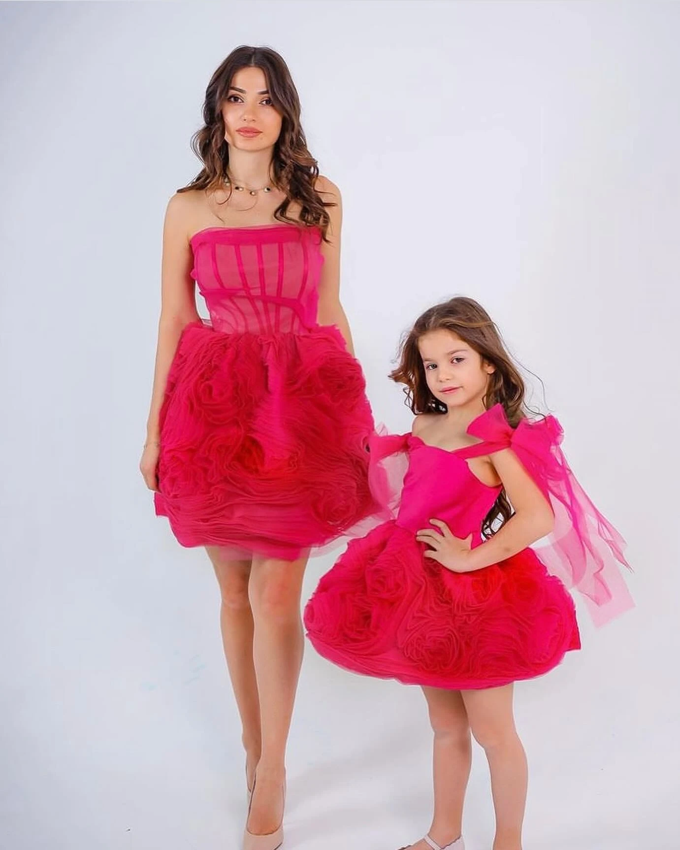 Gorgeous Short Mother And Kid Tulle Matching Dresses For Photo Shoot Birthday Party Mom And Me Evening Outfits Ruffles 3D Flower