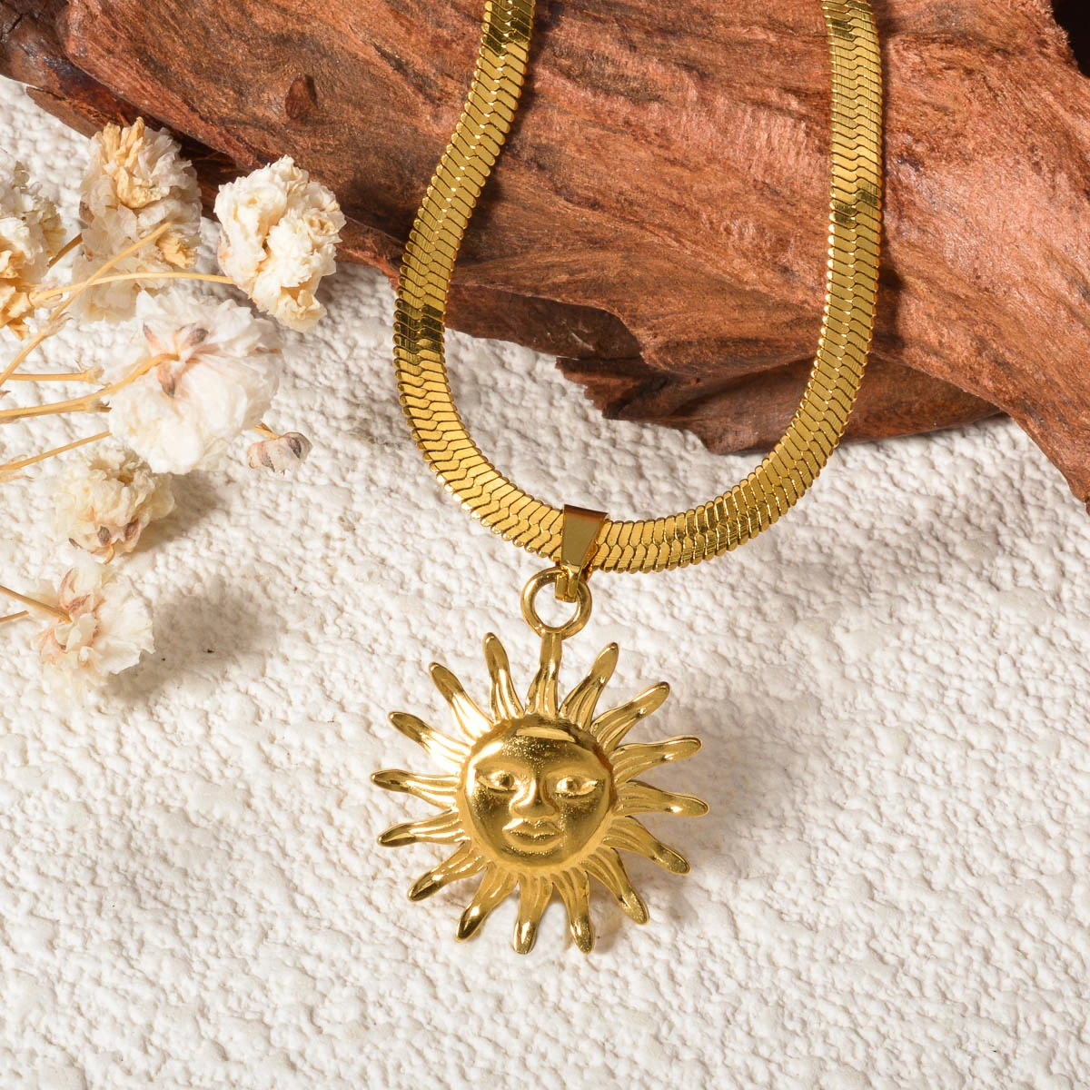 

Boho Vintage Sun Face Pendant Necklace For Women Stainless Steel Choker Clavicle Chain Aesthetic Necklaces Jewelry On Party Gift