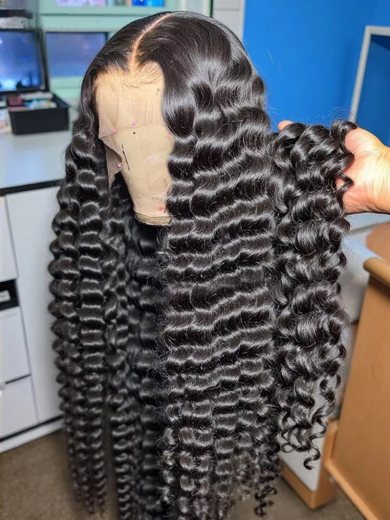 

Плотность 220, 13x6 Hd, кружевной фронтальный парик, свободная волна, парик из человеческих волос, бразильский свободный парик с глубокими волнами, вьющиеся парики из человеческих волос для женщин