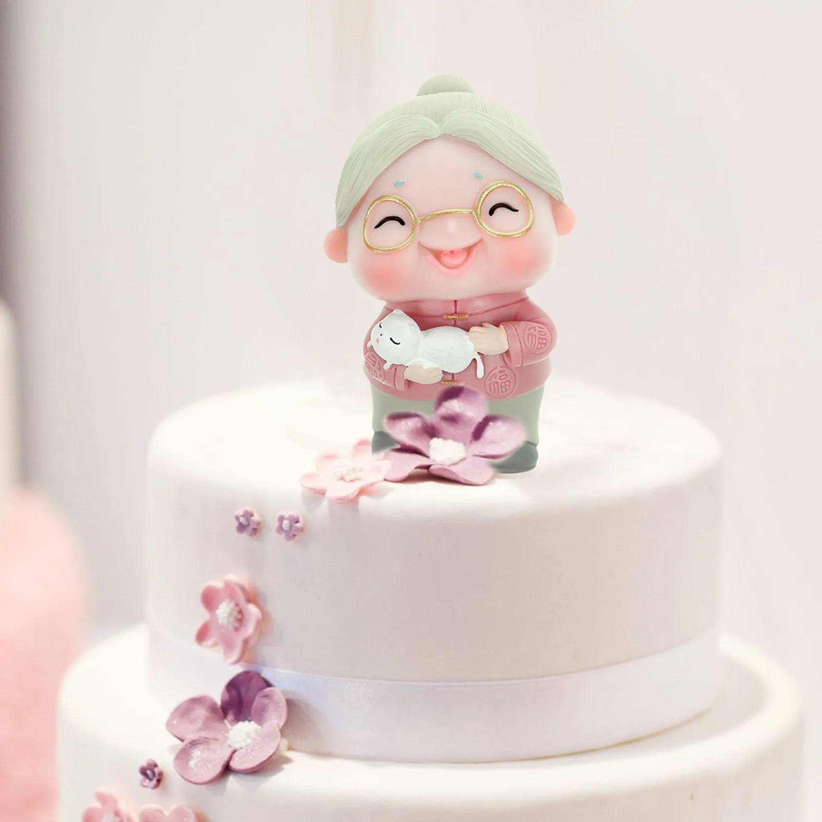

1Pcs Old Ornament Exquisite Details Realistic Elderly Woman Shaped Statue Unforgettable Impression Party Supplies