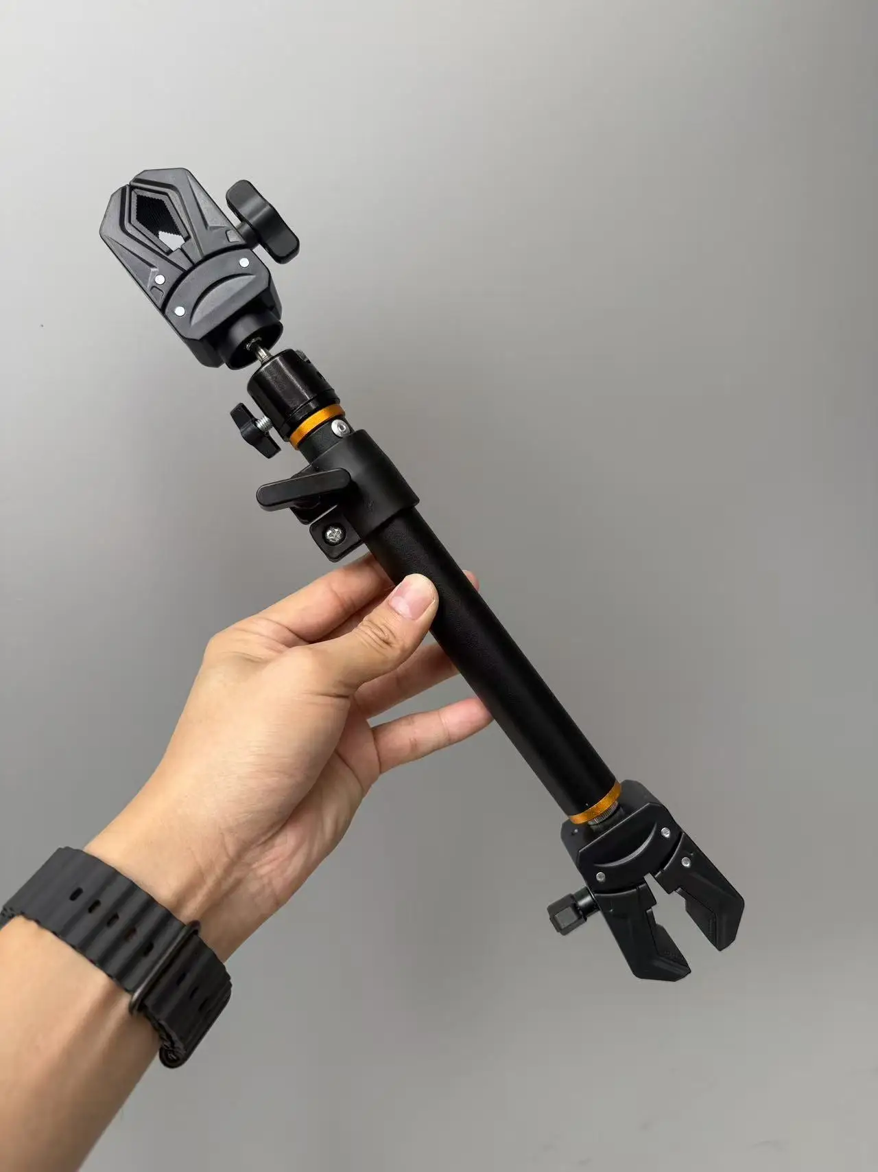 Universeller Doppelkopf-Metall-Selfie-Stick mit 360°-Rotation, Verlängerungsstab und Gimbal-Stabilisator – Detail 1