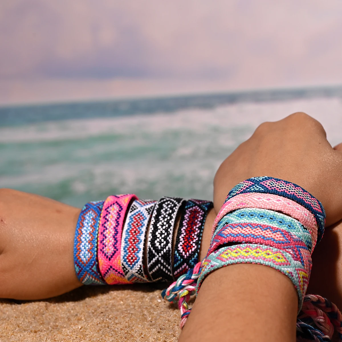 Pulsera de la amistad para hombre y mujer, brazalete bohemio de verano, tejido gratis, 10 unidades por lote