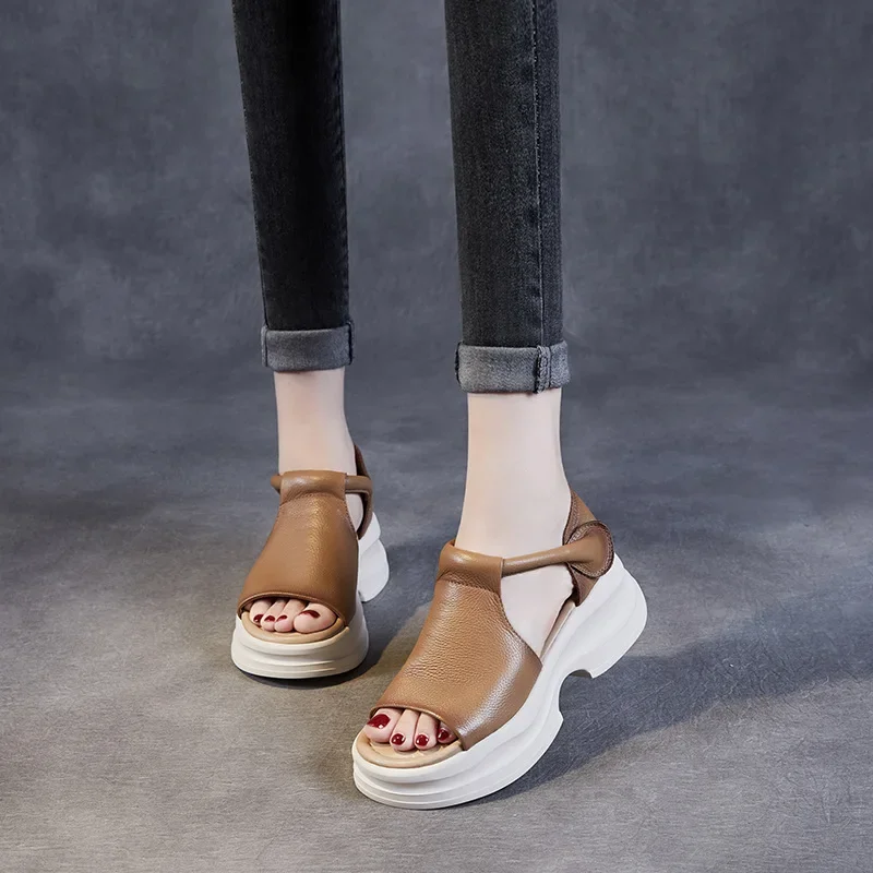 

Летняя обувь 5 см, женские босоножки на толстом каблуке, новый дизайн, повседневные сандалии на платформе с открытым носком из натуральной кожи на липучке, женские тапочки