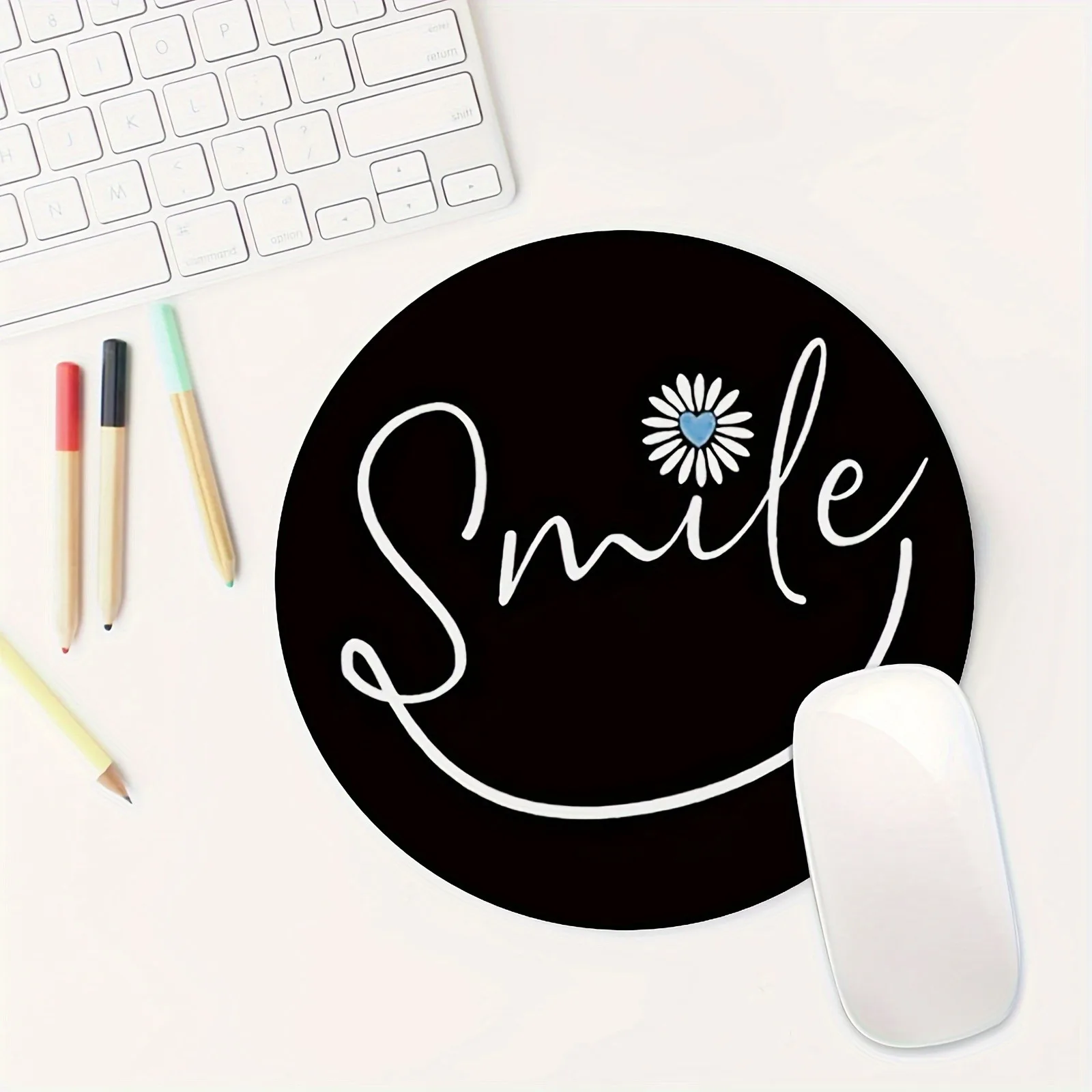 

Smile pattern gaming mouse pad black design round mouse pads anti-slip rubber desk mat suitable for girls office computer rugs