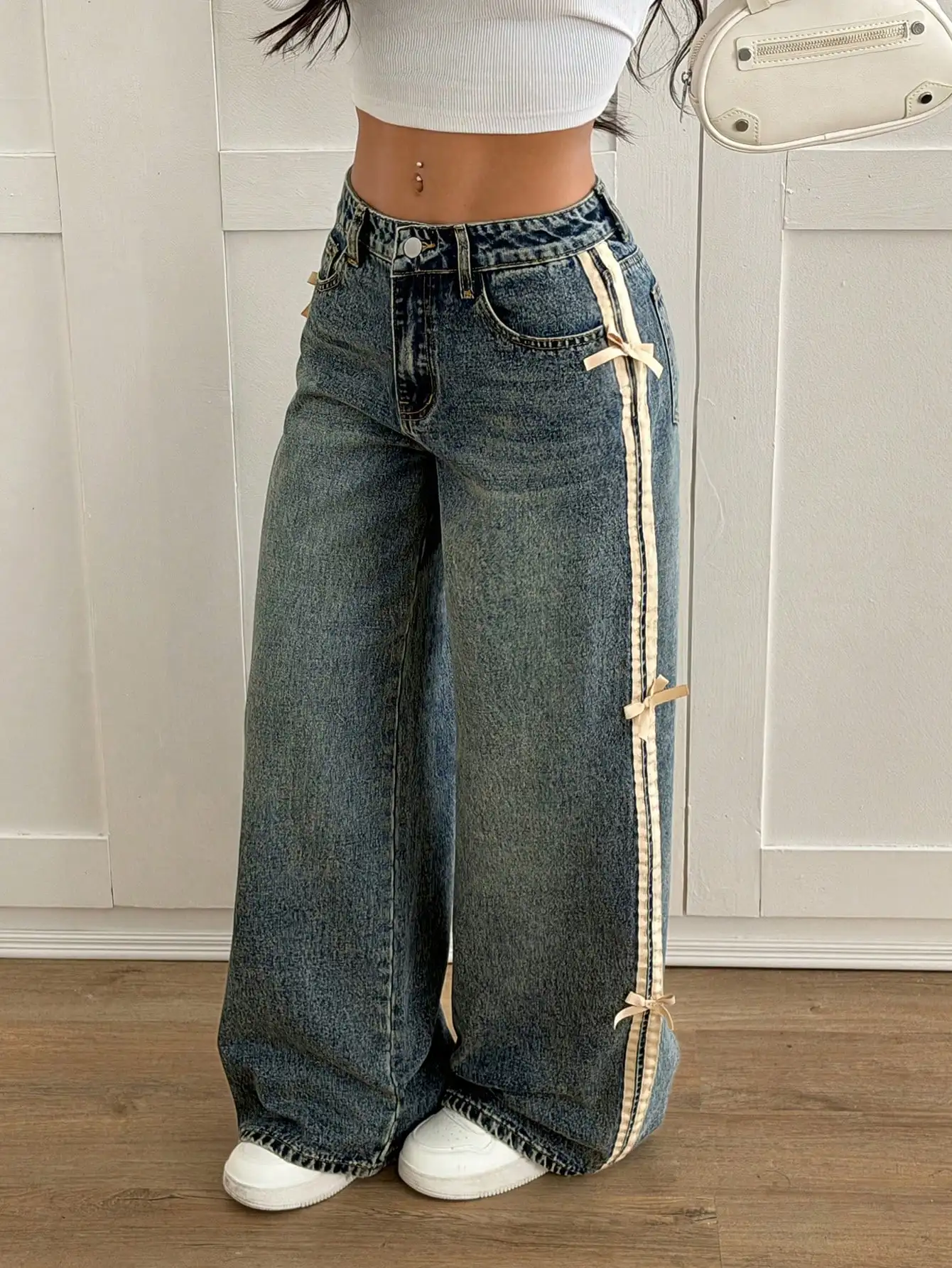 

Женские джинсы с низкой талией, широкими штанинами и боковыми полосками с бантиками, в повседневном уличном стиле