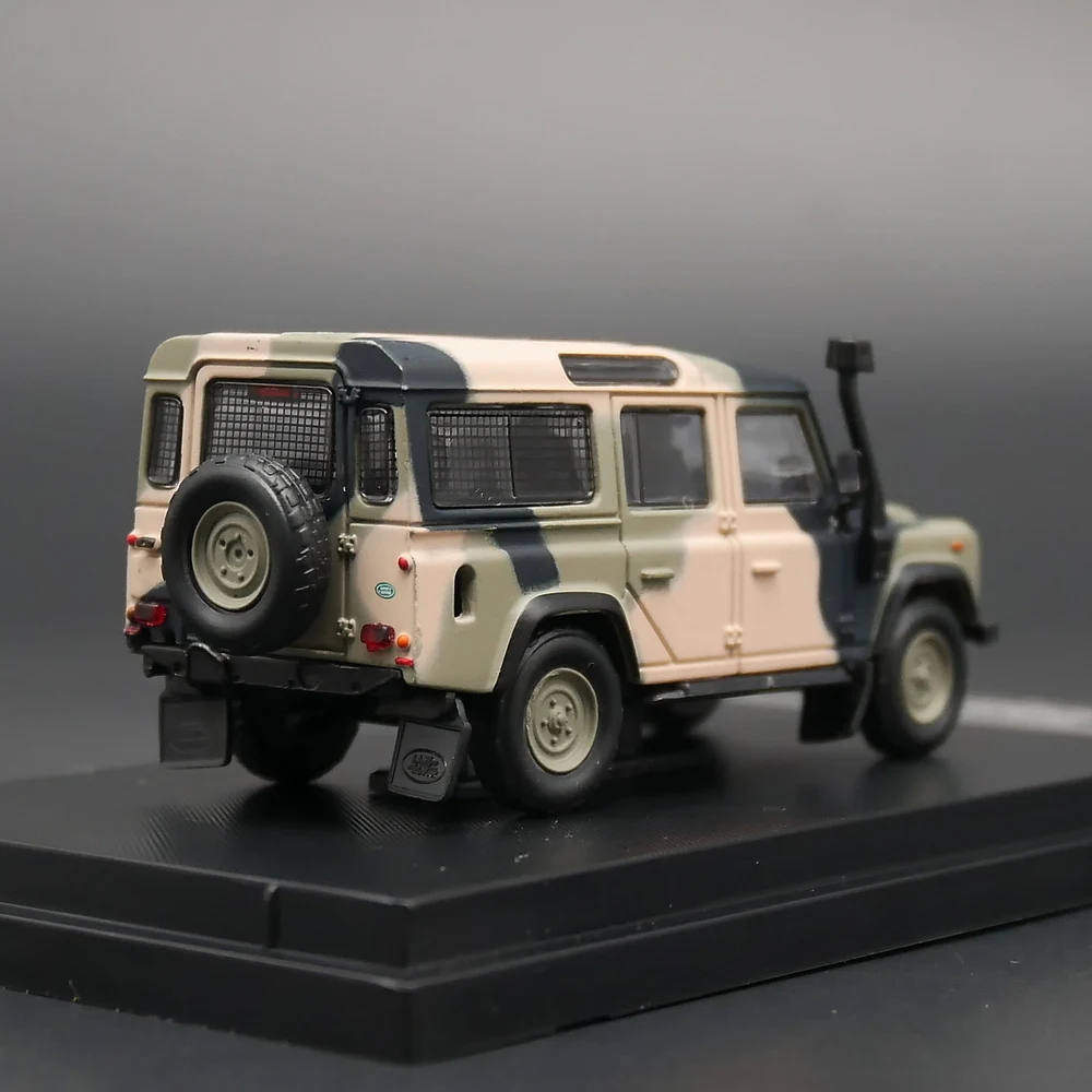 Master 1:64 Scale Diecast Alloy Land Rover Defender 110 Toys Cars Model Camouflage Classics Adult Gifts Souvenir Static Display