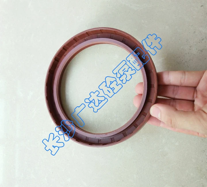 Oil seal of mixing motor frame of hopper of Sany pump truck (ground pump truck-mounted pump)