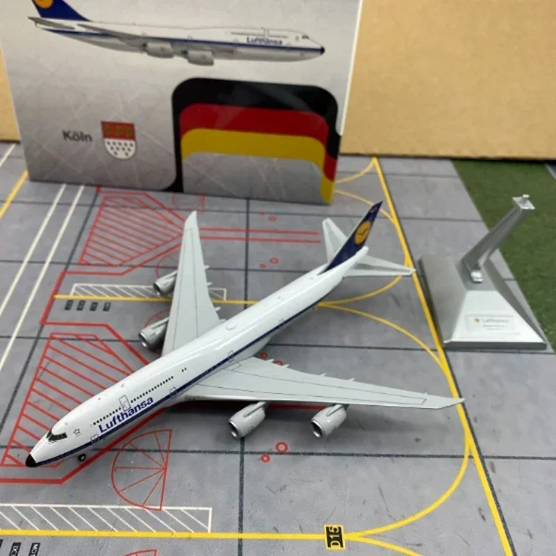 1/400 Scale Airplane Model Toy B747-8 Aircraft Lufthansa D-ABYT D-ABYA Diecast Metal Alloy Plane Model Toy For Collection