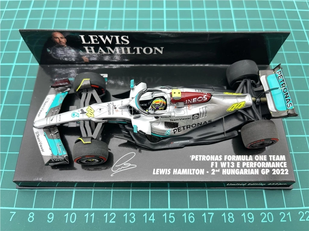 

Minichamps 1:43 F1 2022 W13 Hamilton Hungary Second Place Simulation Limited Edition Resin Metal Static Car Model Toy Gift