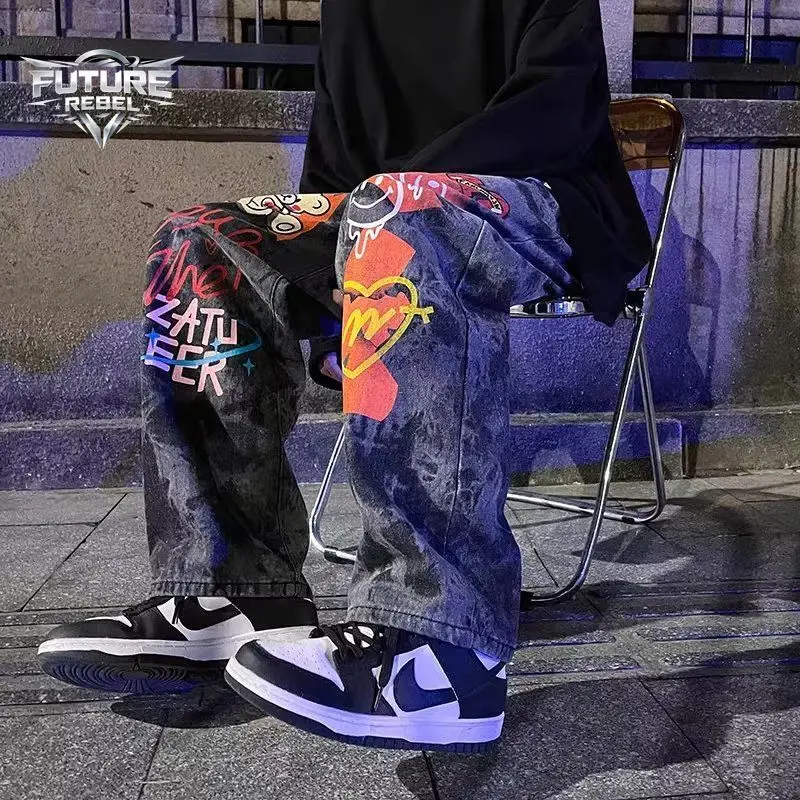 

Streetwear Graffiti Cartoon Print Jeans Men Y2K Dark Wash Bear Pattern Baggy Denim Pants Hip Hop Harajuku Grunge Trousers Unisex