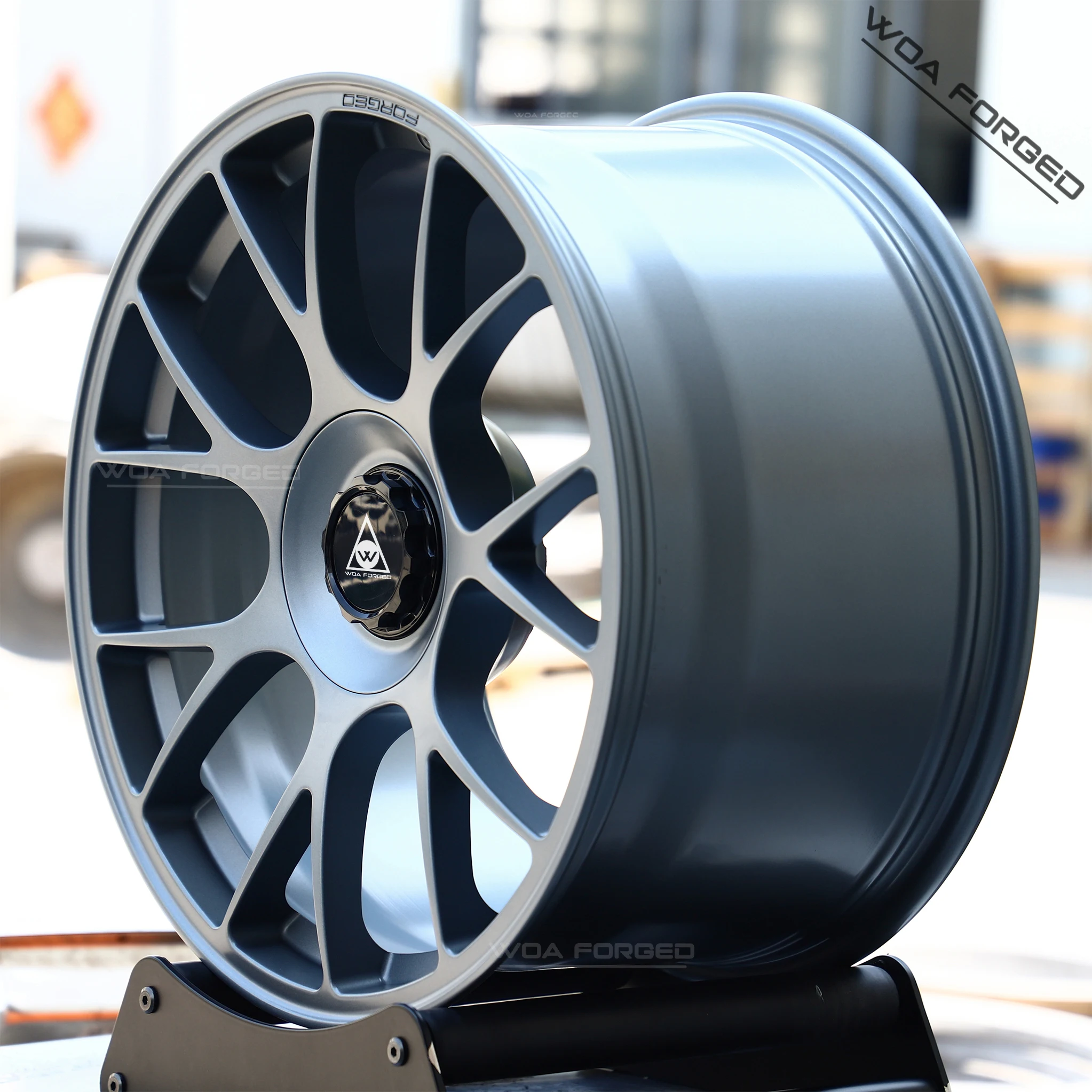 

Factory Direct Sale 5-hole 5x120 5x112 Wire-drawn Forged Custom Decorative Center Lock Forged Alloy Wheel Rims 19 20 22 Inches