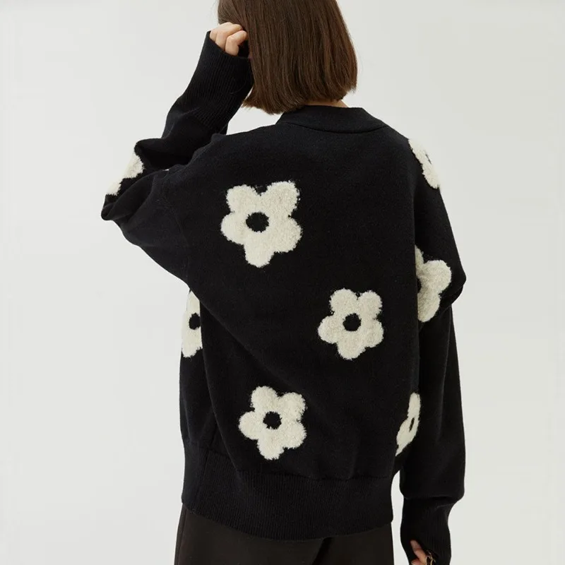 2024 Winter Fashion Solid Color Simplicity Versatile Commute V-neck 3D Jacquard Knitting Loose Sweater Knitted Cardigan Women 4