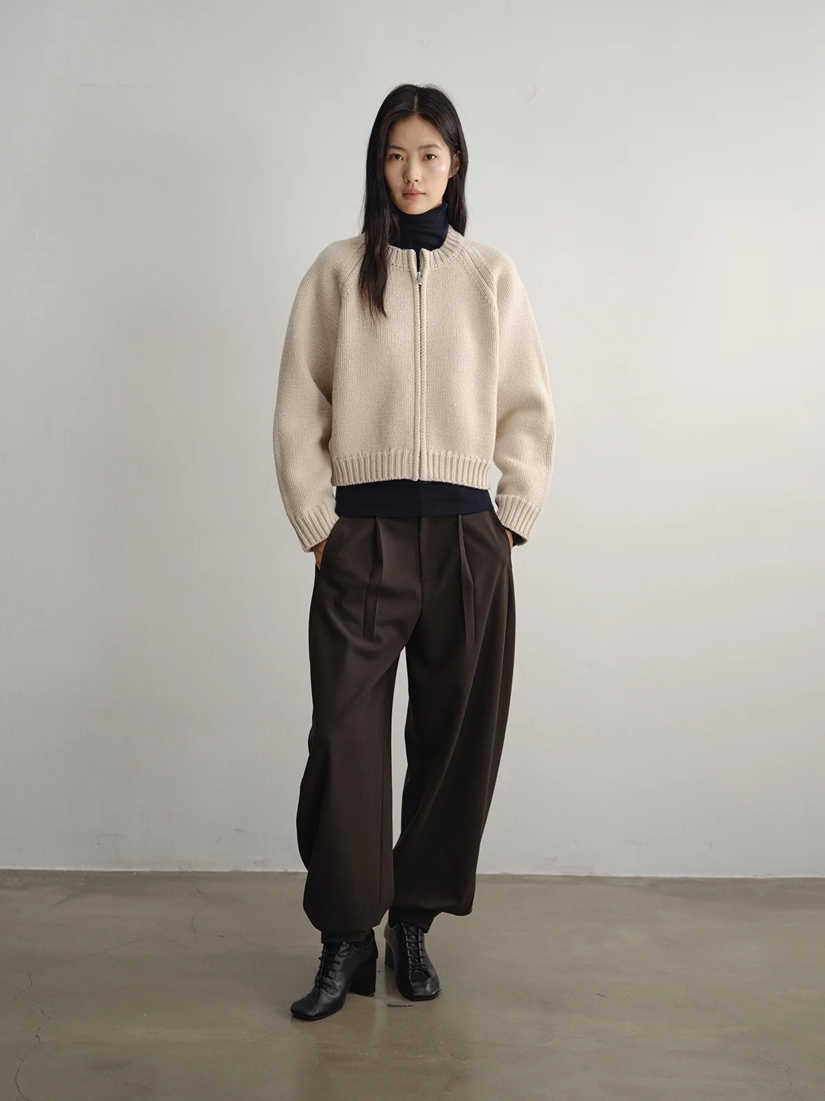 

REWEAR Classic Coarse Needle round Ne ort Knitted Cardigan Women's Woolen Sweater Zipper Open-irt Winter Faion