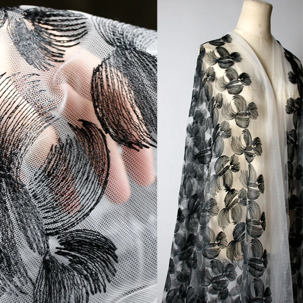 

Черно-белая жаккардовая текстурированная тюлевая ткань с узором перьев, мягкая нежная ткань для самостоятельного изготовления дизайнерской одежды