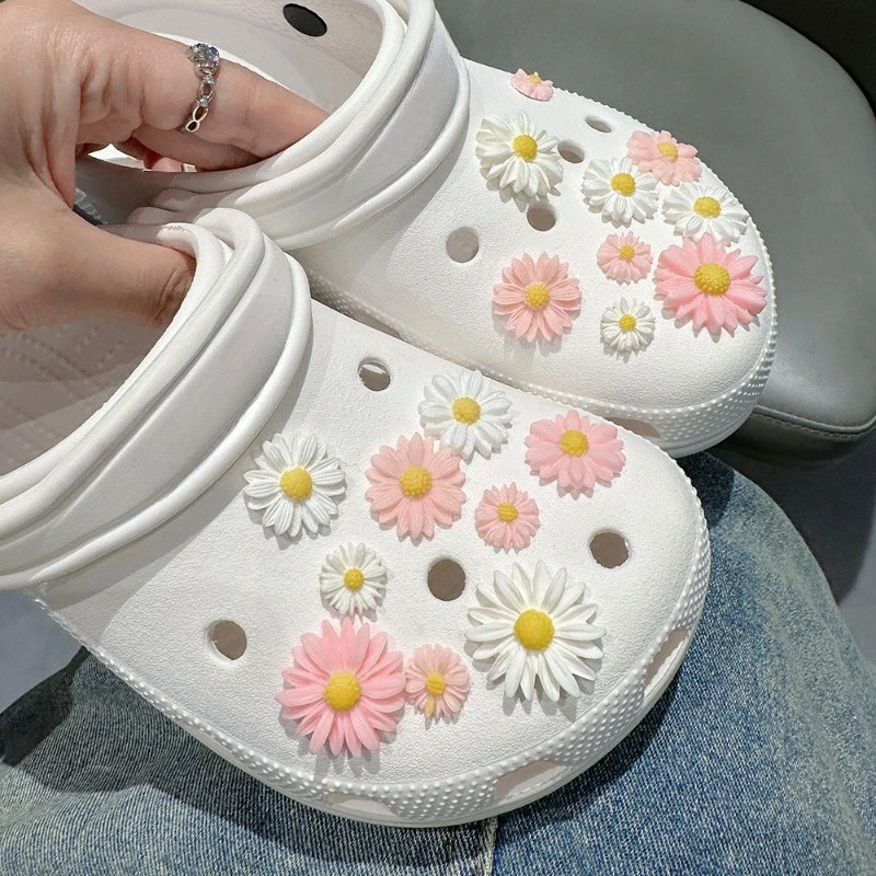 18PCS Daisy Flower Shoe Charms DIY Fashion Designer Quality Garden Decorations Unique Gift Idea for Girls