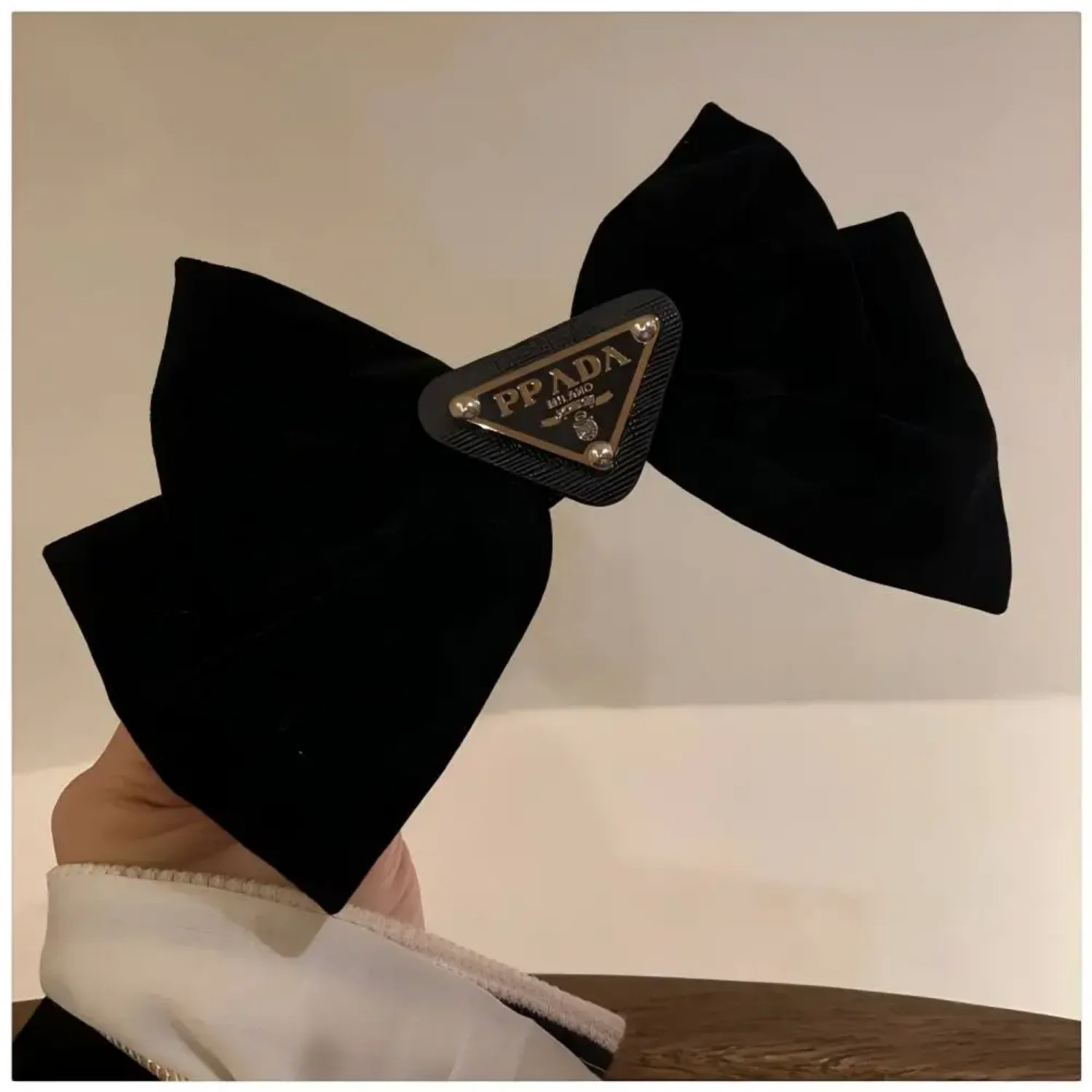 

New Y2K Luxury Fashion Style Triangle Logo Letter Hair Clip~BlackVelvet Bow Hair Clip, Designer Women's Fashion Hair Accessories