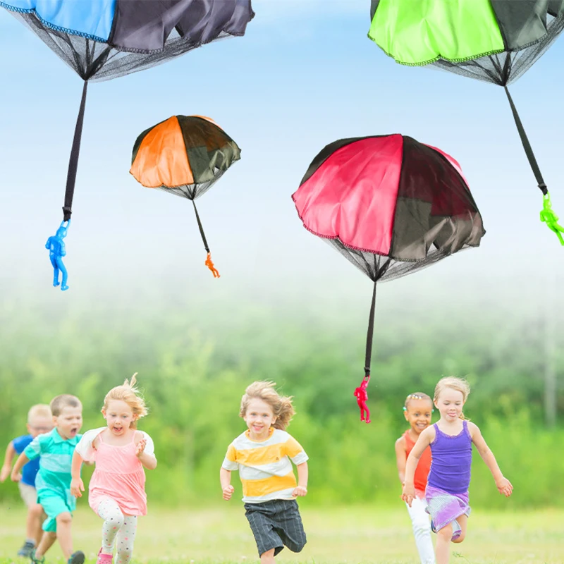 1 pz Lancio A Mano Paracadute Per Bambini All'aperto Giocattoli Divertenti Gioco Gioca Giocattoli Per I Bambini Volare Paracadute Sport Con Mini Soldato Giocattoli