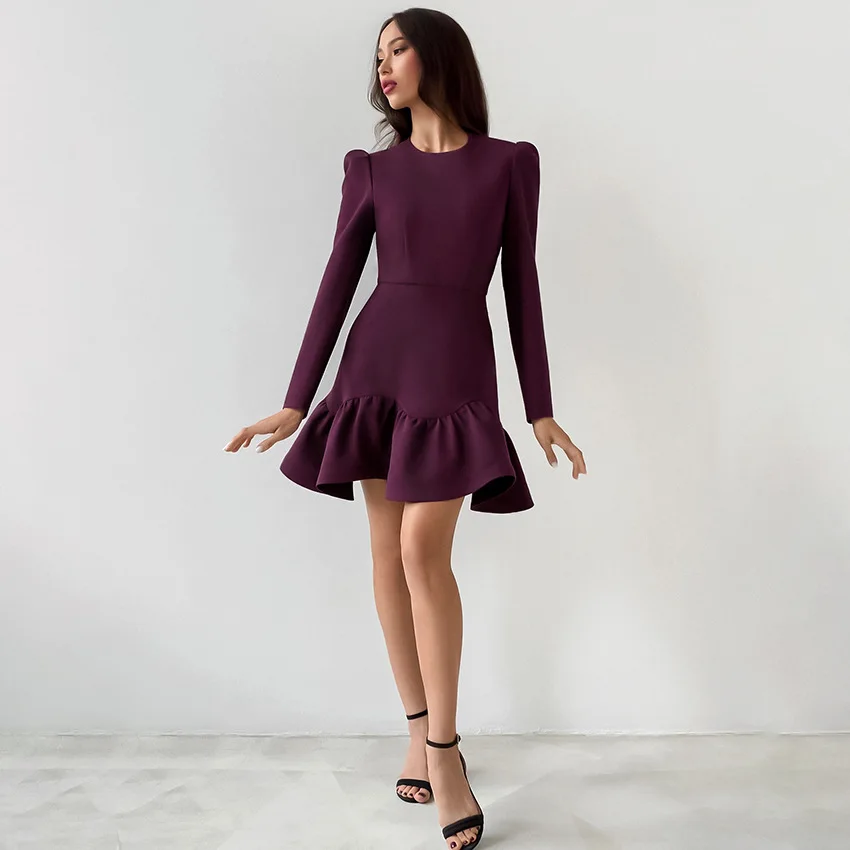 Robe bordeaux élégante pour femmes, tissu tissé structuré, col rond, manches bulles, taille cintrée, ourlet à volants, robe de rencontre