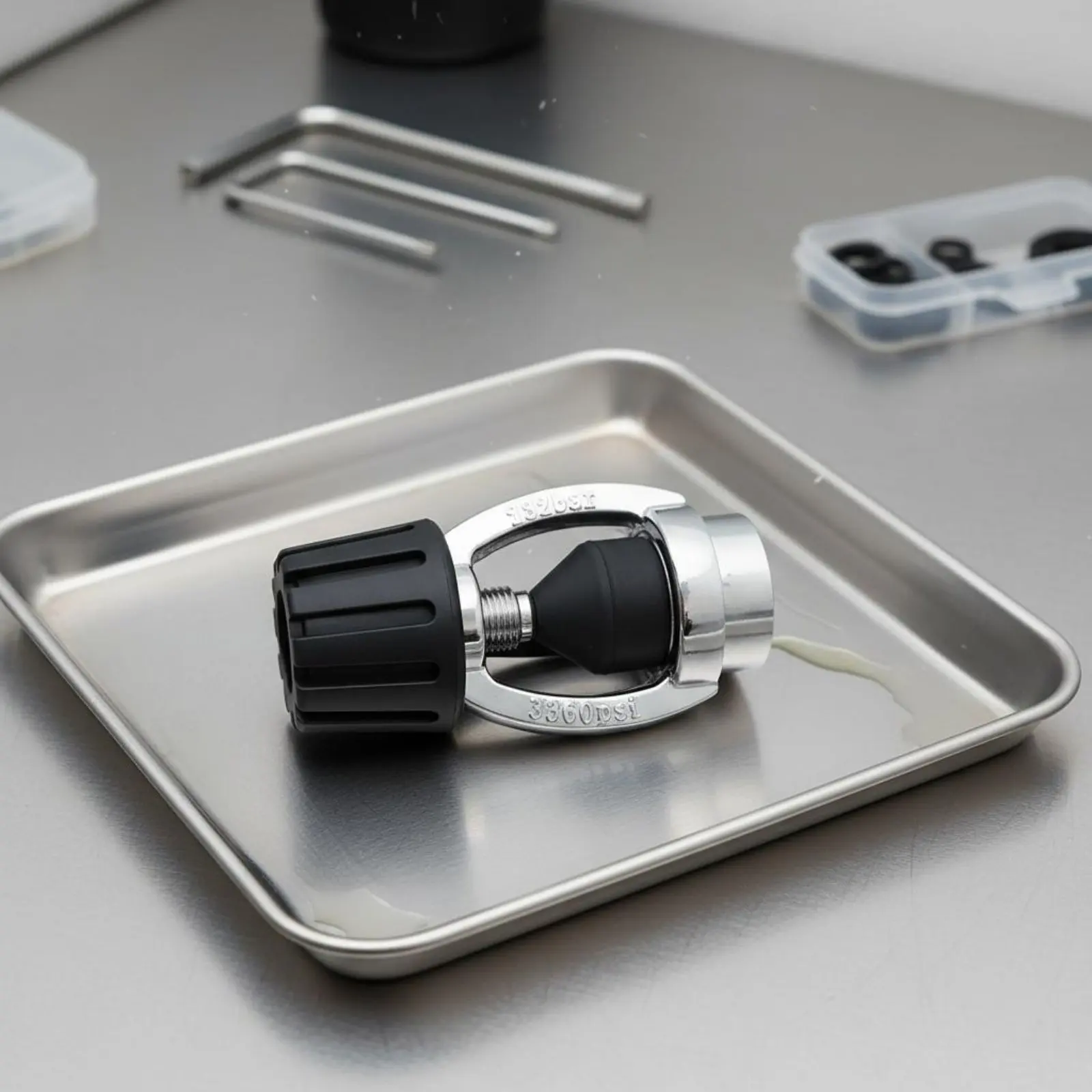 din-to-yoke-adapter-3300-pounds-per-square-inch-initial-stage-breathing-apparatus-adapter-underwater-cylinder-port-converter