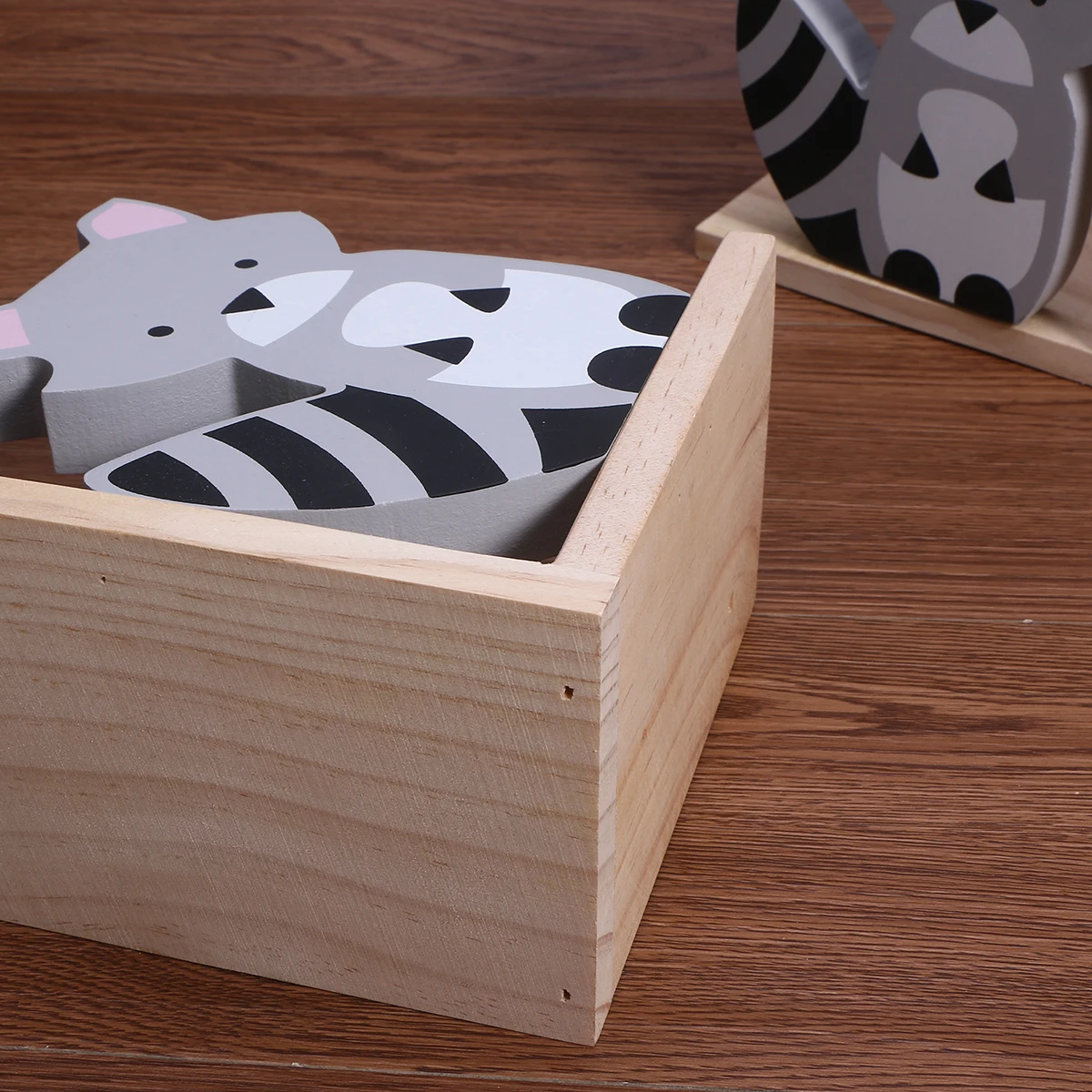 

Creative Raccoon Bookends Kids Room Cartoon St Office Decorative Book Stoppers Library ganizer Wooden Folder Safe