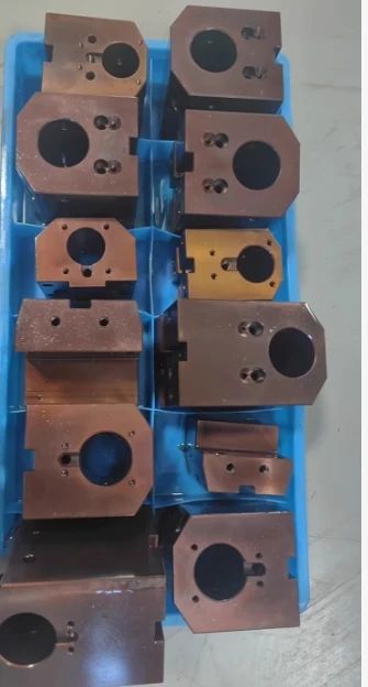 

Держатель инструмента для токарного станка с числовым программным управлением, внешний диаметр, держатель инструмента BMT45, квадратный инструмент 25, высота 80, три координатных обнаружения, новый