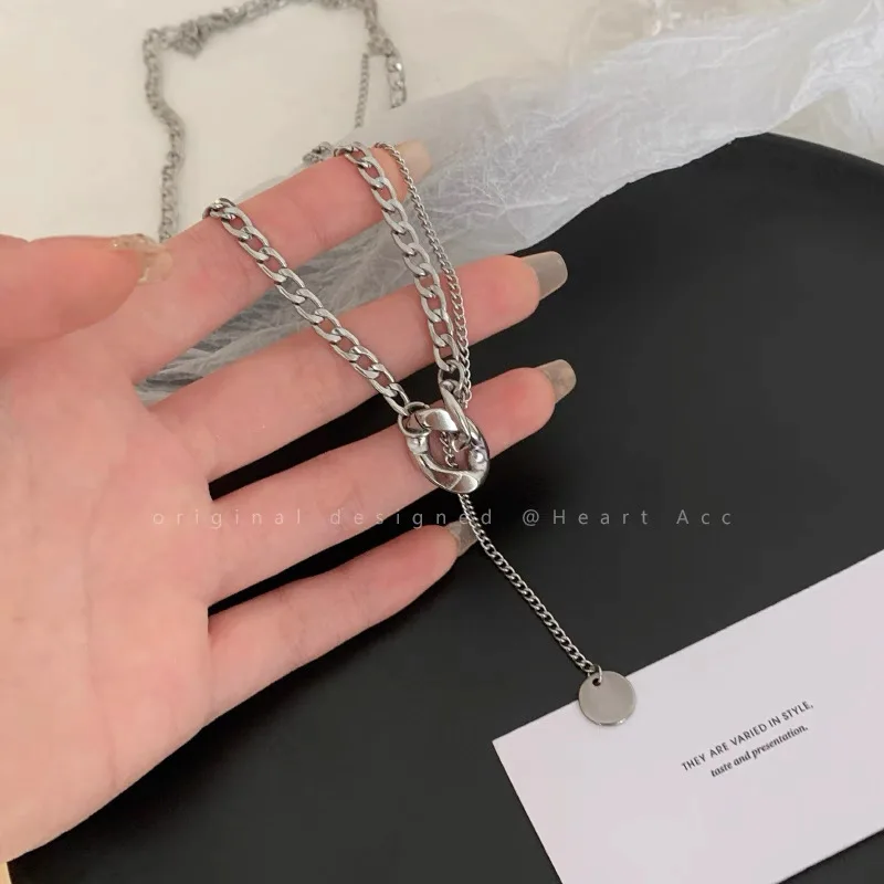 

INS Light Luxury Niche DesignTitanium steel Necklace Hiphop Pendant for Men Women High-end Versatile Spicy Girl Collarbone Chain