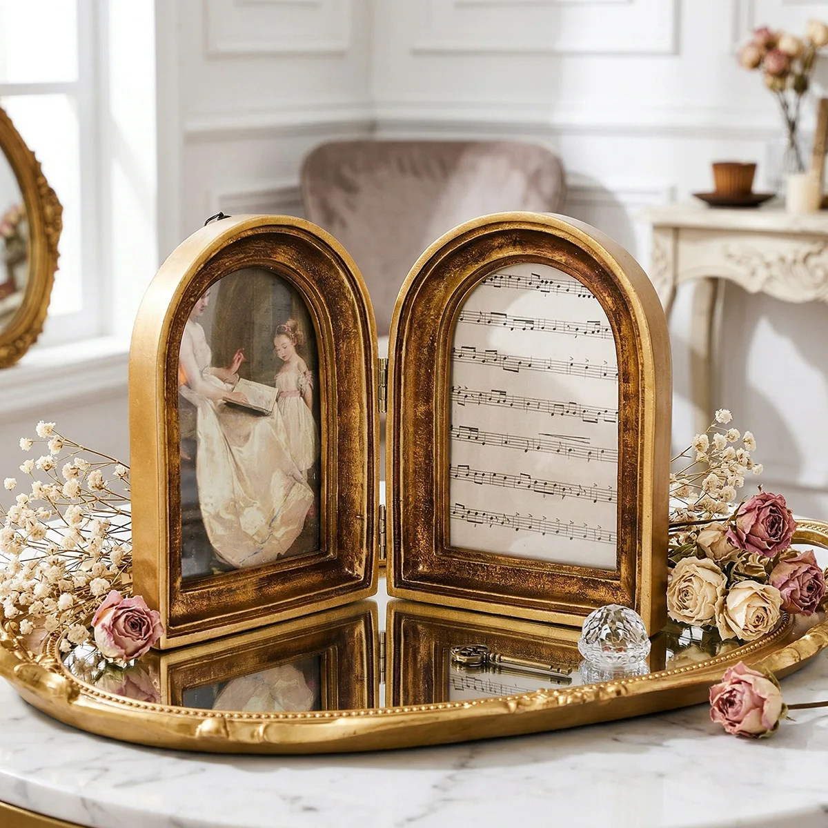 european-style-vintage-double-arch-wall-mounted-oval-resin-photo-frame-with-unique-texture