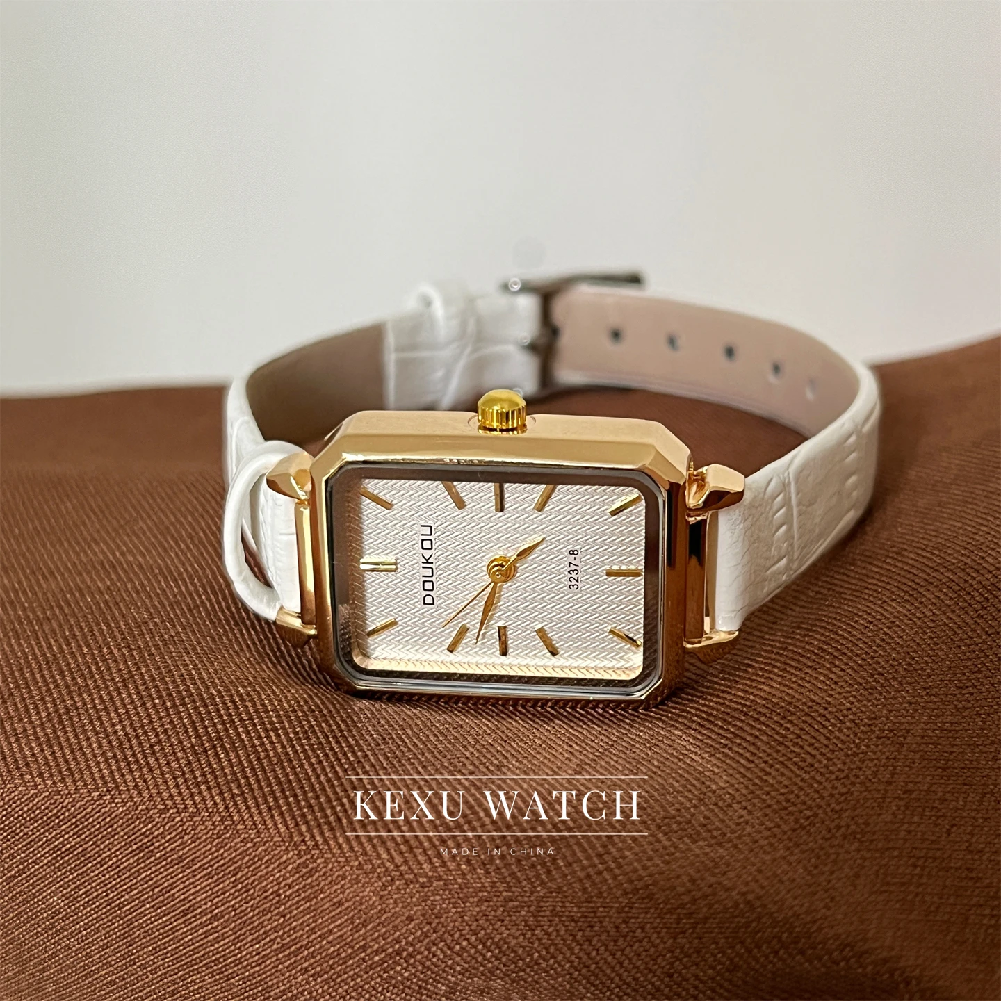 Reloj DOUKOU para mujer, delicado reloj de mujer con esfera rectangular, elegante reloj de mujer con correa de cuero verde/rosa/marrón/negro/blanco