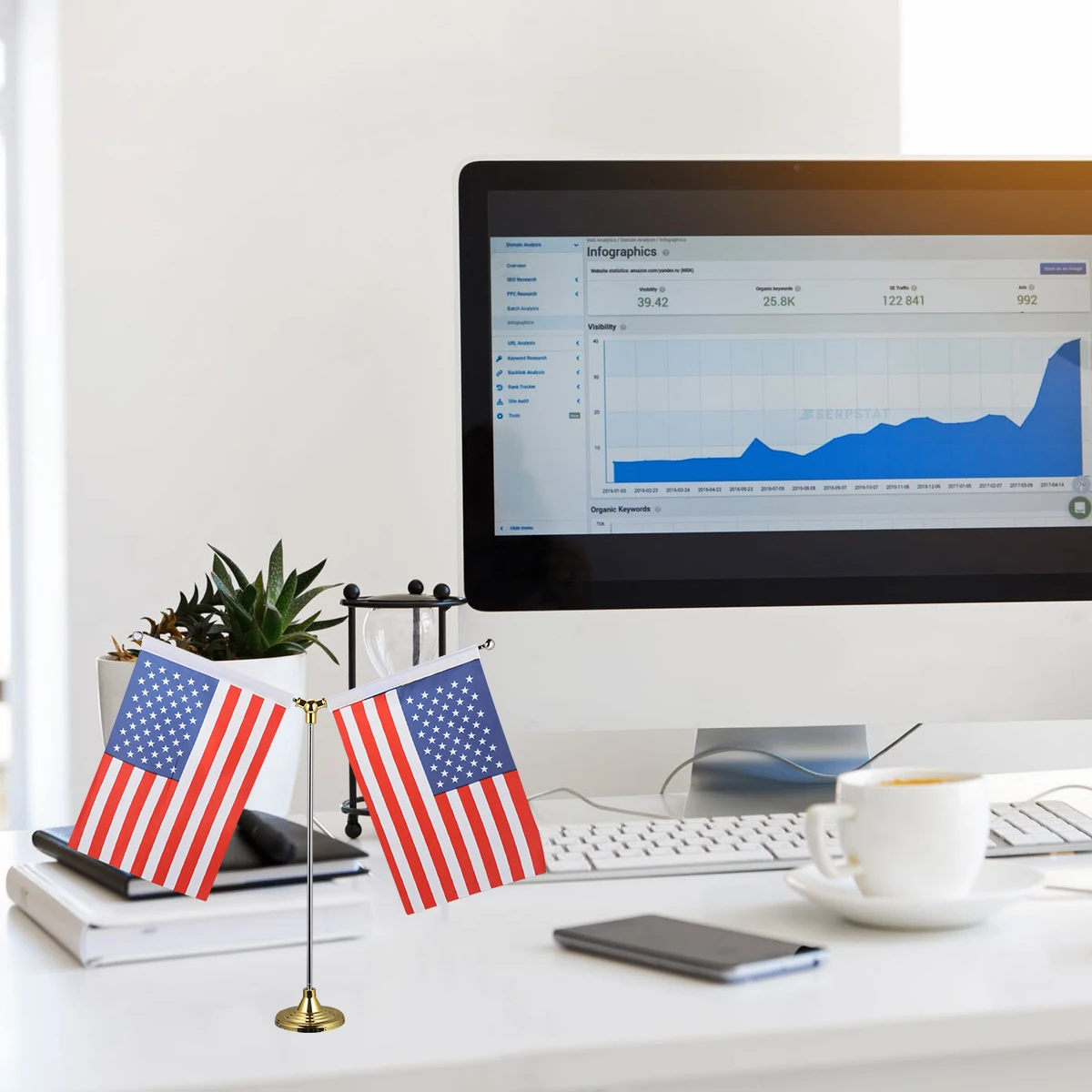 

Exquisite Mini Flag Office Desk Ornaments Decor Britain Desktop Stick Decoration