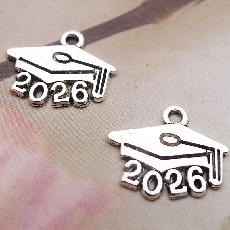 20pcs Alloy Year 2025 2026 Trencher Cap Charms Graduation School Gift Charms 14*17mm AAC1245