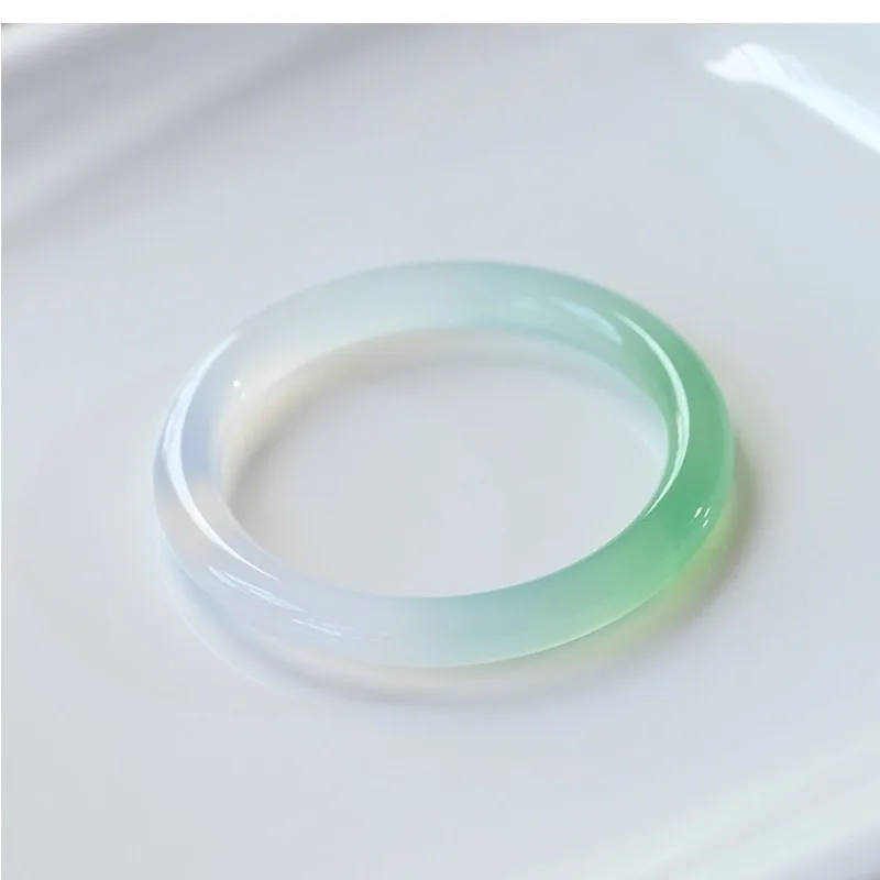 

Mid-levels, Half-water, Half-oil, Blue Gradient Chalcedony Round Bracelet Female Fleshy Green Agate Bracelet