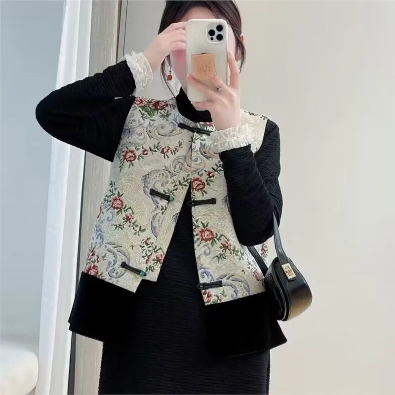 

Pregnant Women's New Chinese Style Retro Vest Top 2025 Spring and Autumn Maternity New Style Buckle Embroidered Top Coat LH061