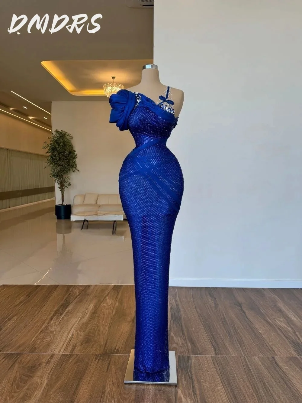 Luxurious Royal Blue Prom Dress 2025 Elegant Diamond Evening Dress Stylish A Line Satin Sequin Floor Length Gown Customized