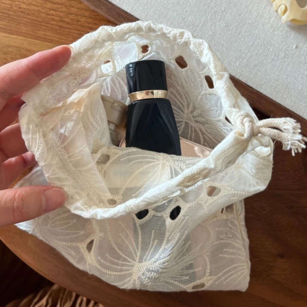 Vintage White Lace Embroidered Cosmetic Storage Bags Cases Cotton Hollow Flower Drawstring Makeup Storage Pouch Bag