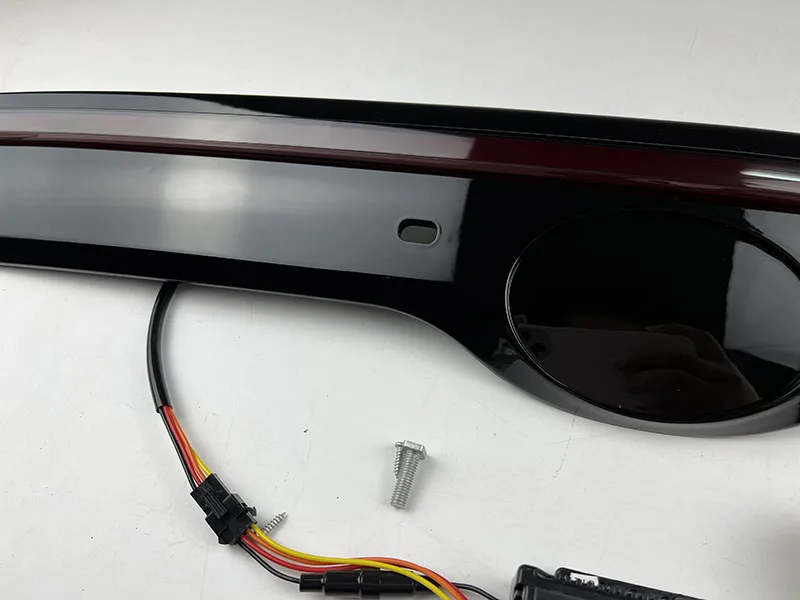 LED width taillight through truck lamp for Highlander new modification trunk streamer lamps for toyota Highlander 15-19