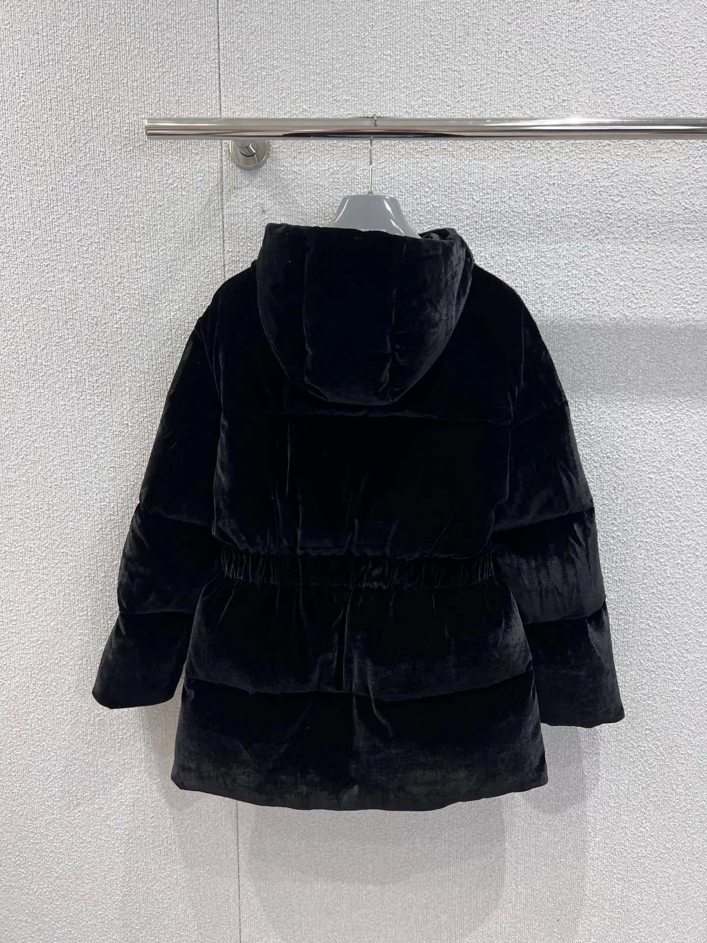 겨울 신상 우아하고 루즈한 분위기의 긴 소매 후드 및 허리 조절 가능한 다운 재킷 여성 의류